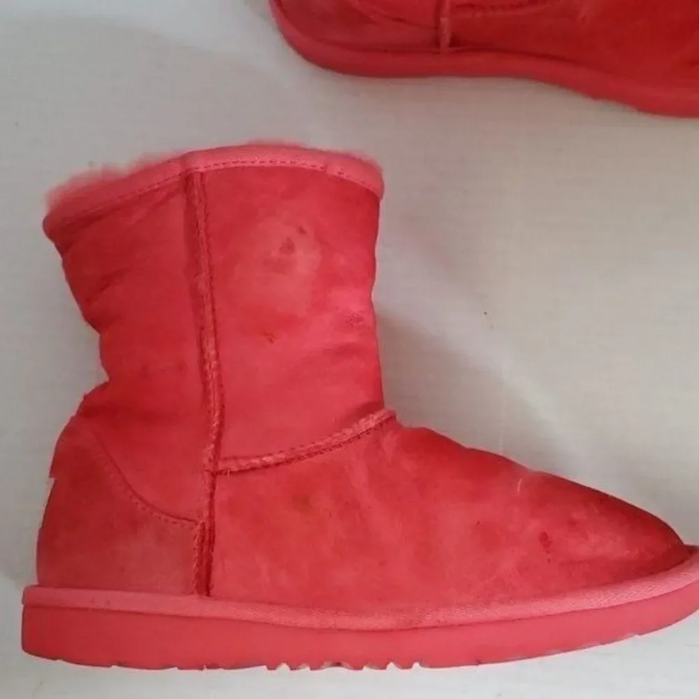 UGG Boots Classic Short II Samba Red Winter Snow BOOT BIG GIRLS YOUTH KIDS 4